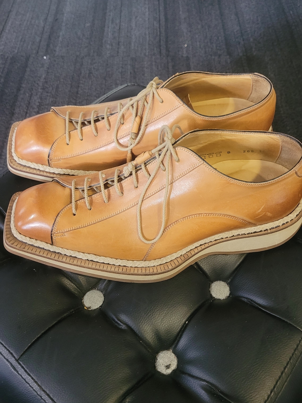 Men's Tan Leather Derby Shoes — Classic Lace-Up Comfort